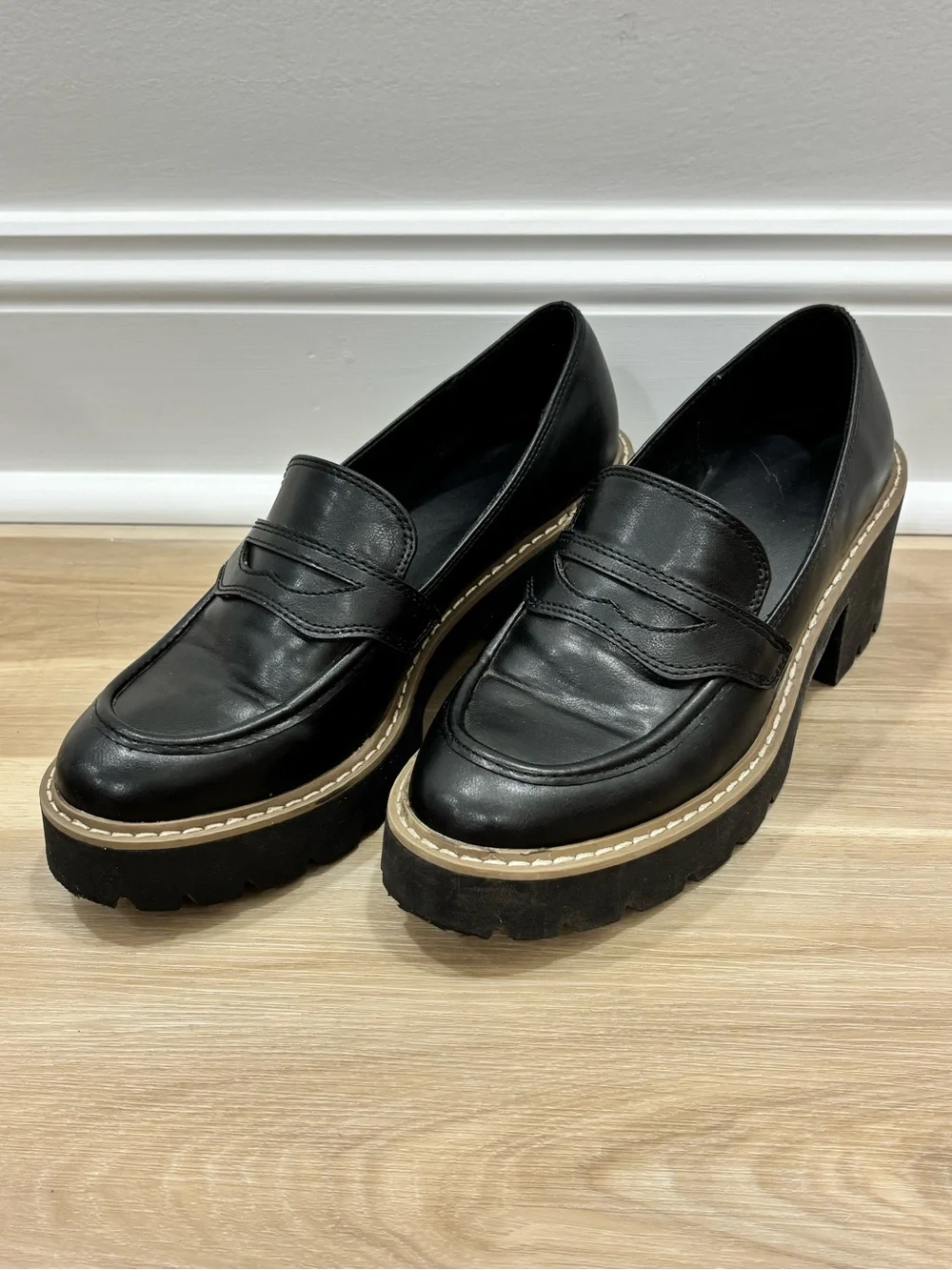 DV by Dolce Vita Tammy Black Chunky Lug Sole Penny Loafers Platform 7.5
